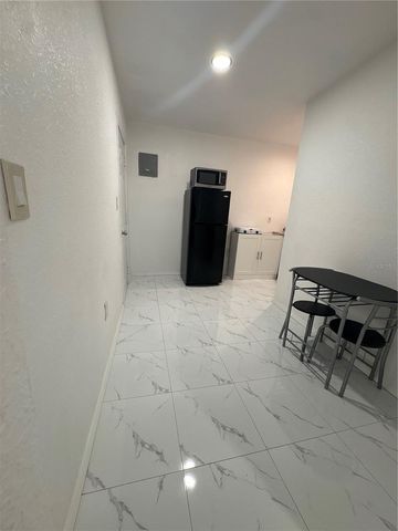 1512 W SITKA STREET, Tampa, FL 33604