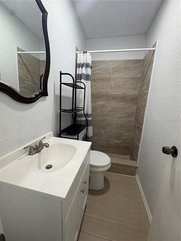 1512 W SITKA STREET, Tampa, FL 33604