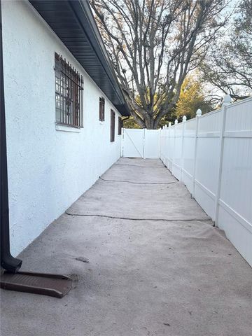 1512 W SITKA STREET, Tampa, FL 33604