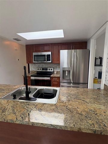 1512 W SITKA STREET, Tampa, FL 33604