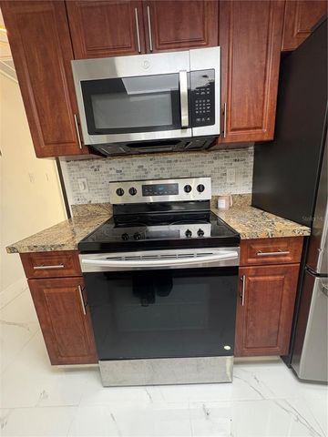 1512 W SITKA STREET, Tampa, FL 33604