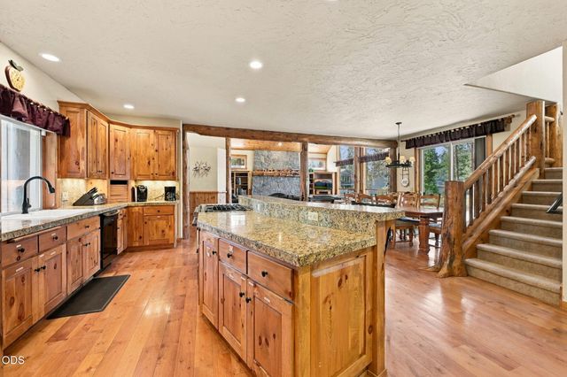 18211 Oregon Loop 1, Sunriver, OR 97707