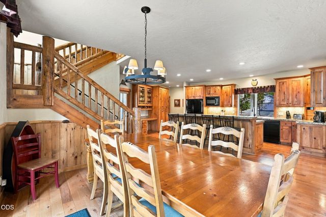 18211 Oregon Loop 1, Sunriver, OR 97707