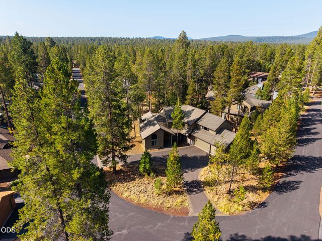18211 Oregon Loop 1, Sunriver, OR 97707