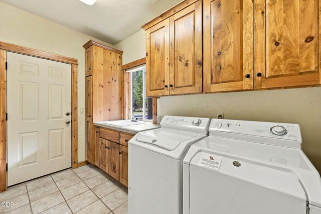 18211 Oregon Loop 1, Sunriver, OR 97707