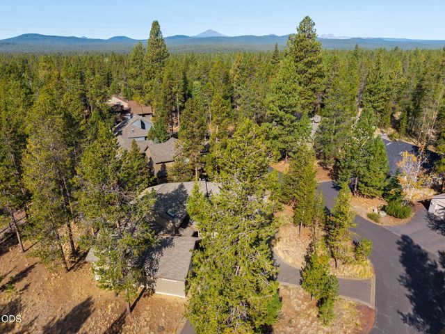 18211 Oregon Loop 1, Sunriver, OR 97707