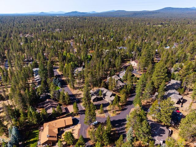 18211 Oregon Loop 1, Sunriver, OR 97707