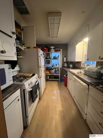 1617 N 90th Street, Omaha, NE 68114