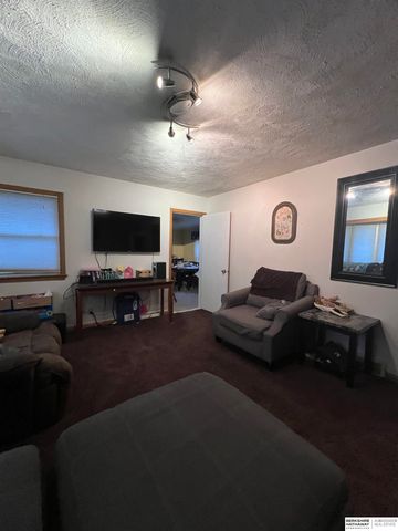 1617 N 90th Street, Omaha, NE 68114