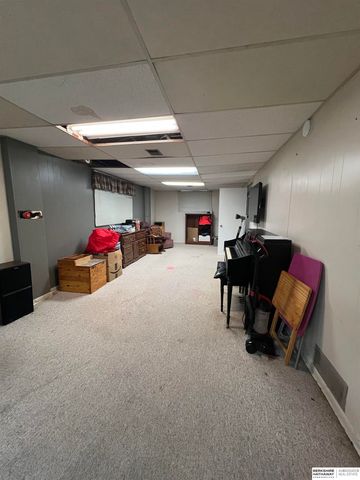 1617 N 90th Street, Omaha, NE 68114