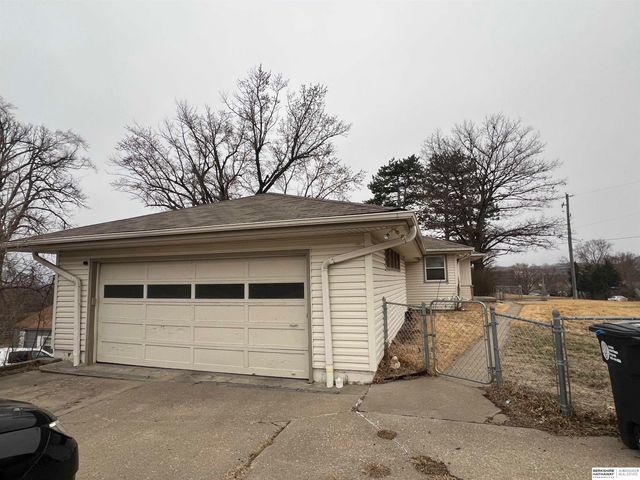 1617 N 90th Street, Omaha, NE 68114