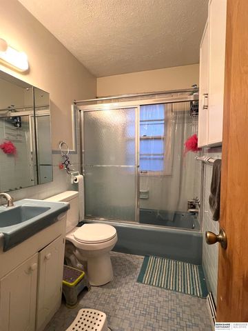 1617 N 90th Street, Omaha, NE 68114