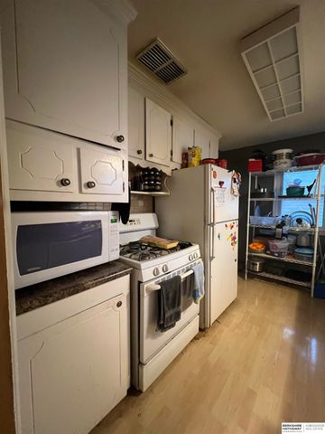 1617 N 90th Street, Omaha, NE 68114