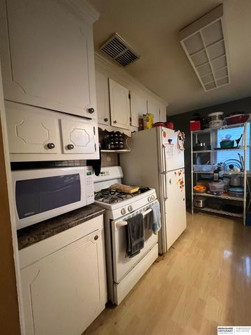 1617 N 90th Street, Omaha, NE 68114