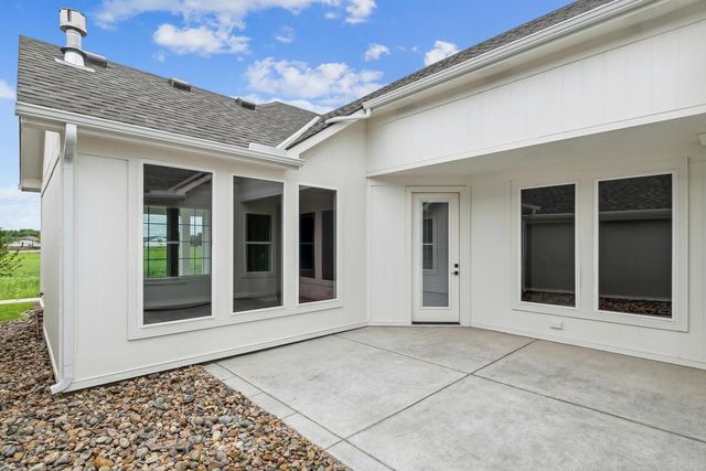 328 W Pepper Tree Rd, Andover, KS 67002