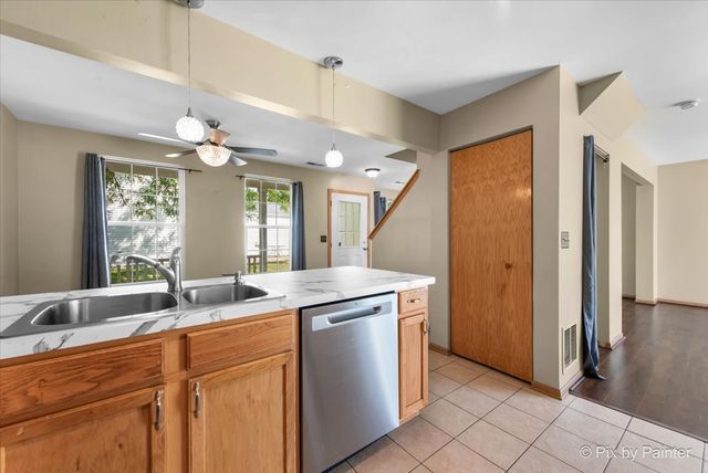 55 Harmony Lane, Romeoville, IL 60446