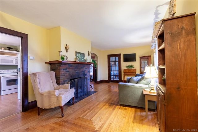 5 Spier Avenue, Enfield, CT 06082