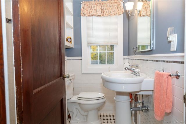 5 Spier Avenue, Enfield, CT 06082