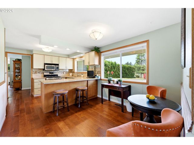 16204 Se BEL AIR Dr, Damascus, OR 97089