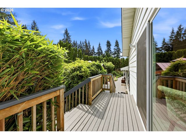 16204 Se BEL AIR Dr, Damascus, OR 97089