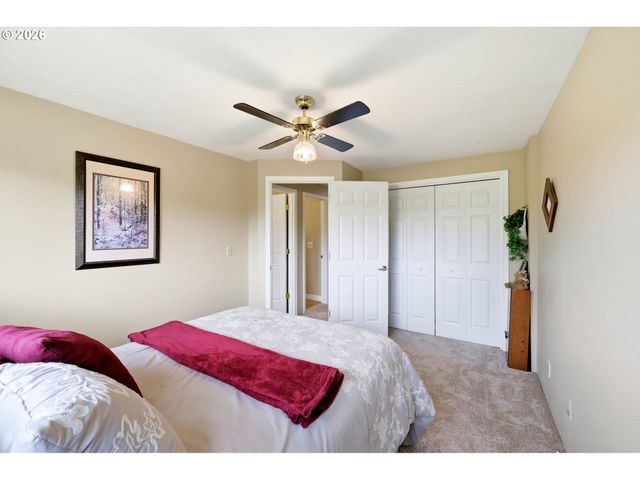 16204 Se BEL AIR Dr, Damascus, OR 97089