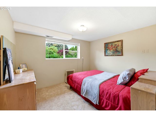 16204 Se BEL AIR Dr, Damascus, OR 97089
