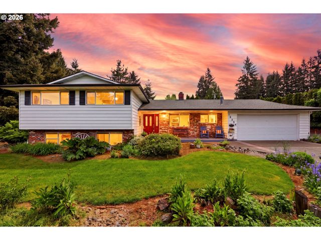 16204 Se BEL AIR Dr, Damascus, OR 97089