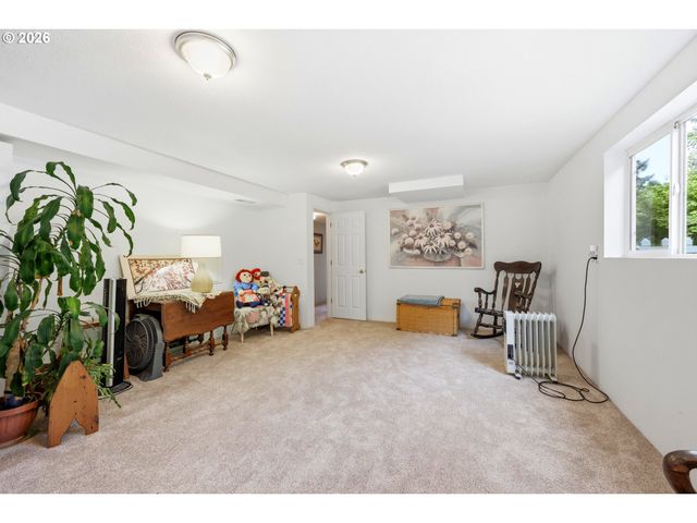 16204 Se BEL AIR Dr, Damascus, OR 97089
