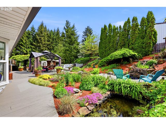 16204 Se BEL AIR Dr, Damascus, OR 97089