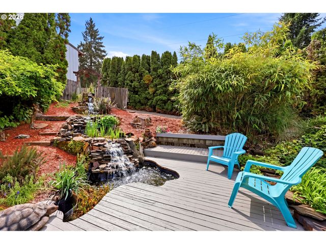 16204 Se BEL AIR Dr, Damascus, OR 97089