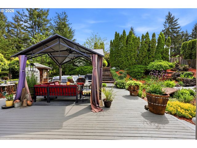 16204 Se BEL AIR Dr, Damascus, OR 97089