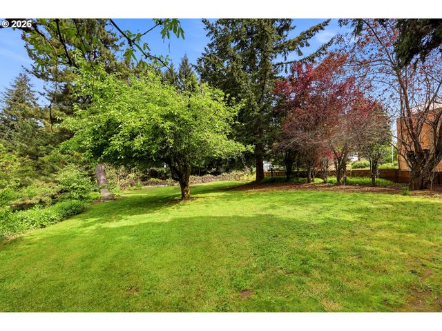 16204 Se BEL AIR Dr, Damascus, OR 97089