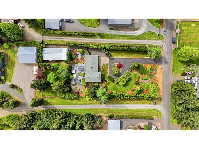 16204 Se BEL AIR Dr, Damascus, OR 97089
