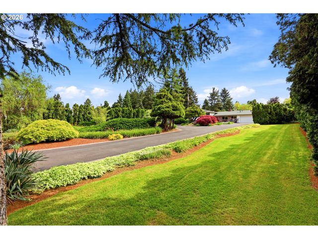 16204 Se BEL AIR Dr, Damascus, OR 97089