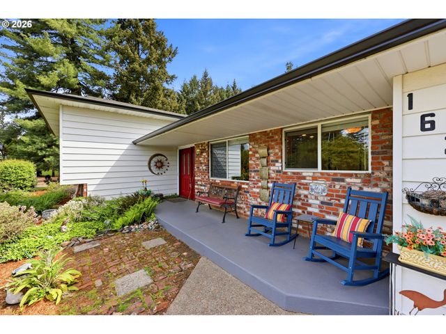 16204 Se BEL AIR Dr, Damascus, OR 97089