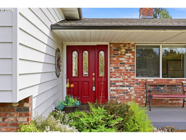 16204 Se BEL AIR Dr, Damascus, OR 97089