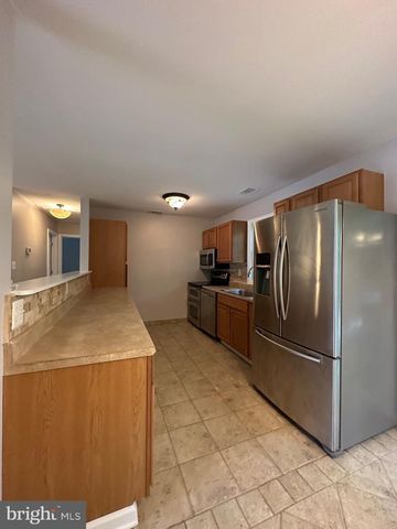 4825 KEMPAIR DR, Woodbridge, VA 22193