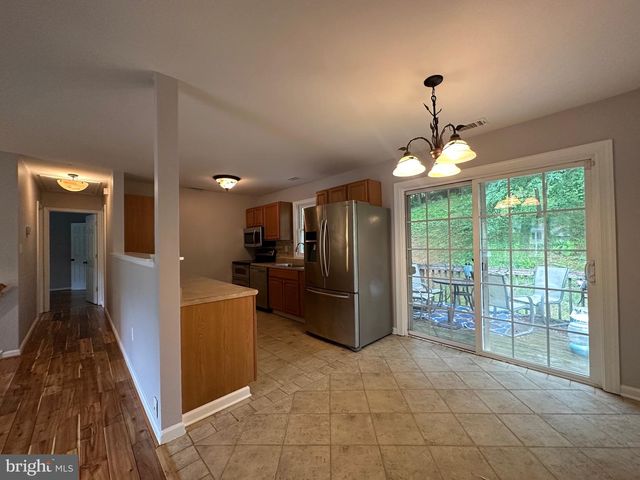 4825 KEMPAIR DR, Woodbridge, VA 22193