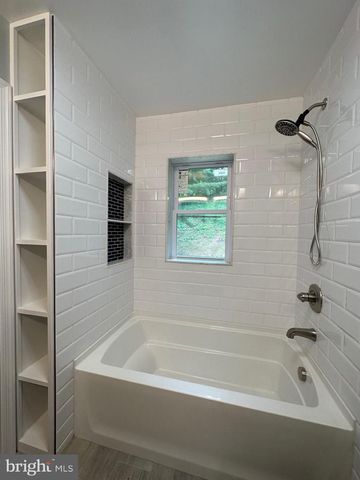 4825 KEMPAIR DR, Woodbridge, VA 22193