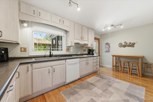 27W300 Williams Street, Winfield, IL 60190
