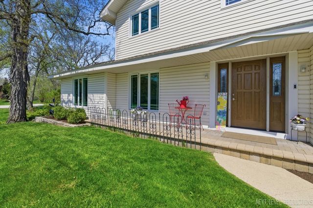 27W300 Williams Street, Winfield, IL 60190