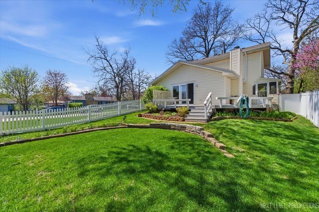 27W300 Williams Street, Winfield, IL 60190