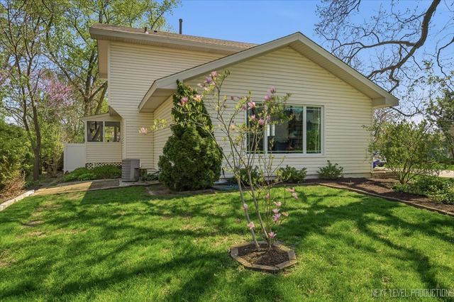27W300 Williams Street, Winfield, IL 60190