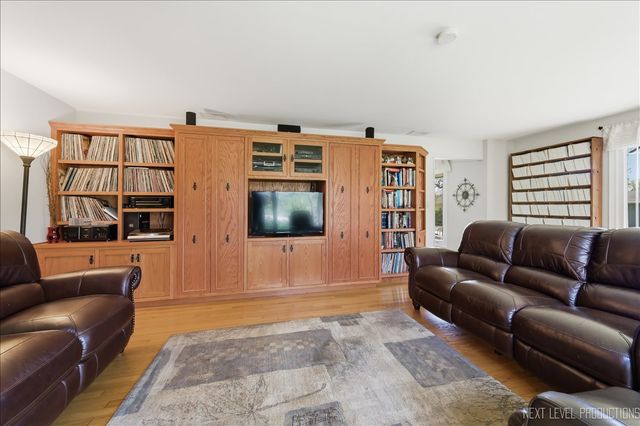 27W300 Williams Street, Winfield, IL 60190
