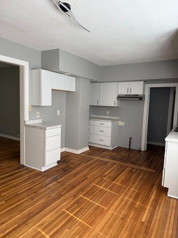 2439 15th Avenue S, Minneapolis, MN 55404