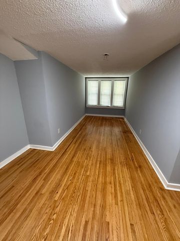 2439 15th Avenue S, Minneapolis, MN 55404