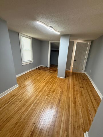 2439 15th Avenue S, Minneapolis, MN 55404