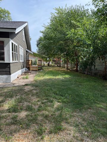 2439 15th Avenue S, Minneapolis, MN 55404