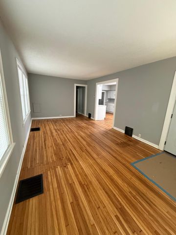 2439 15th Avenue S, Minneapolis, MN 55404
