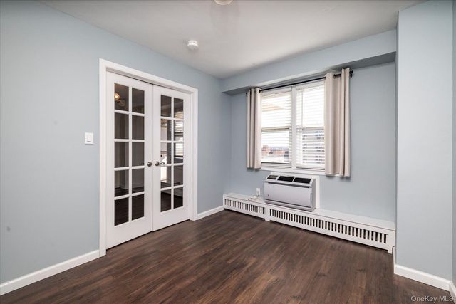 430 Shore Rd 8 H, Long Beach, NY 11561